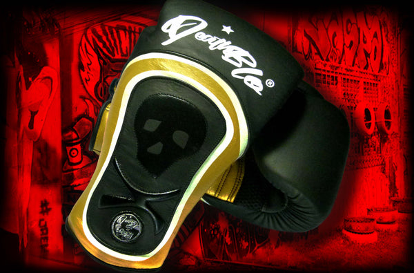 Black/Gold HAMMER Muay Thai glove.